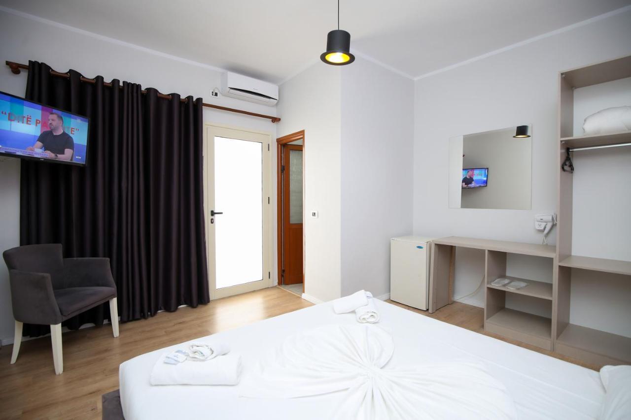Skyhill Boutique Hotel Radhimë Exterior foto