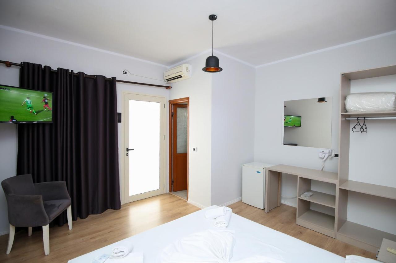 Skyhill Boutique Hotel Radhimë Exterior foto