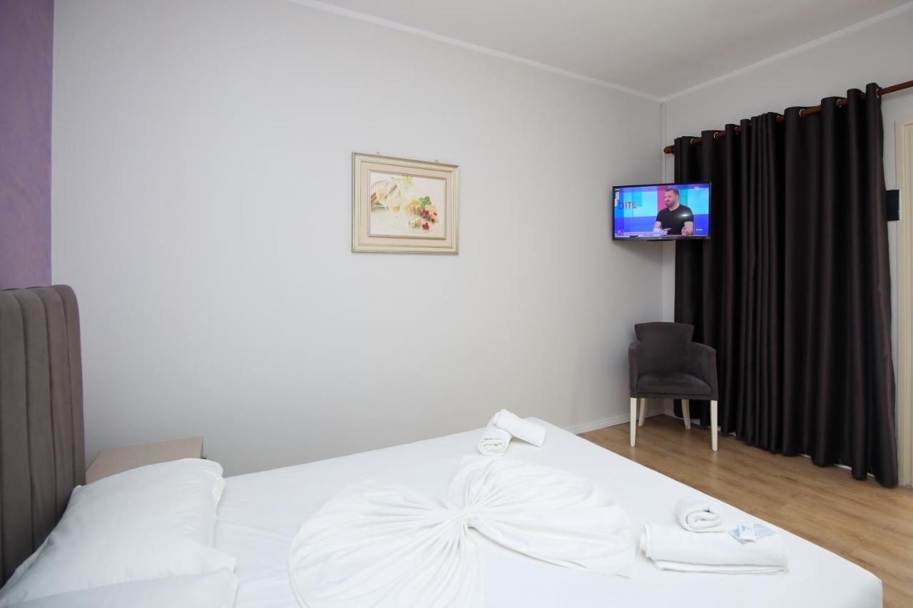 Skyhill Boutique Hotel Radhimë Exterior foto
